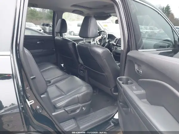 5FNYF6H57JB003467 2018 HONDA PILOT - Image 8