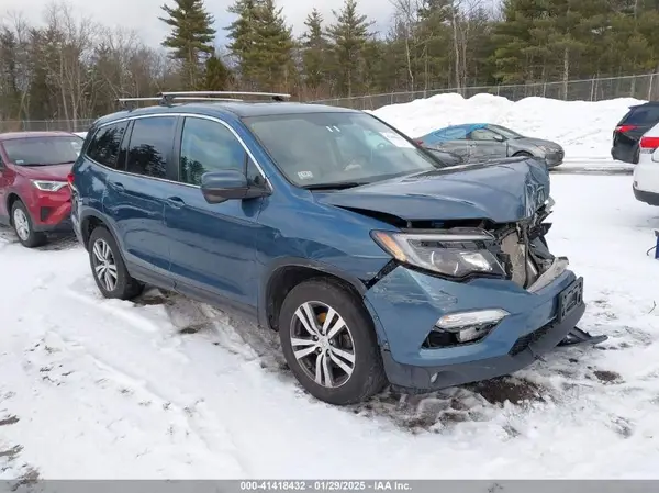 5FNYF6H57JB007065 2018 HONDA PILOT - Image 1