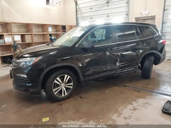 5FNYF6H57JB009964 2018 HONDA PILOT - Image 2