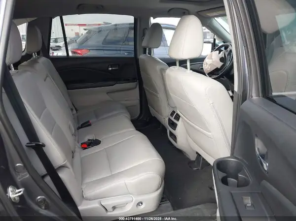 5FNYF6H57JB014338 2018 HONDA PILOT - Image 8