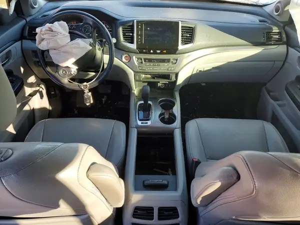 5FNYF6H57JB024254 2018 HONDA PILOT - Image 8