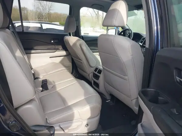 5FNYF6H57JB026036 2018 HONDA PILOT - Image 8