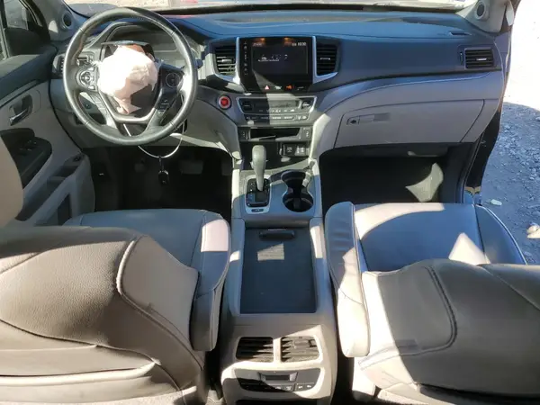 5FNYF6H57JB028921 2018 HONDA PILOT - Image 8