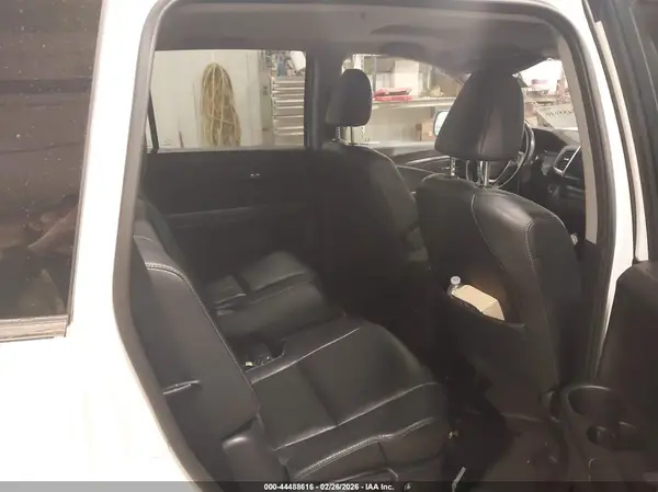 5FNYF6H57JB040440 2018 HONDA PILOT - Image 8