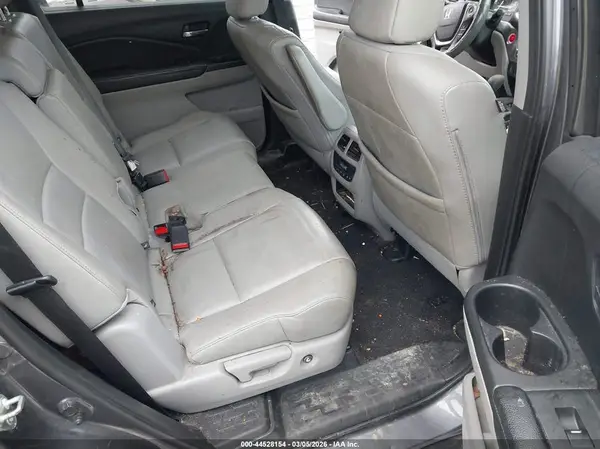 5FNYF6H57JB043404 2018 HONDA PILOT - Image 8