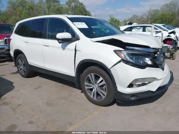 5FNYF6H57JB045332 2018 HONDA PILOT - Image 1