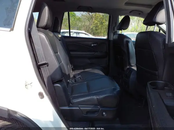 5FNYF6H57JB045332 2018 HONDA PILOT - Image 8