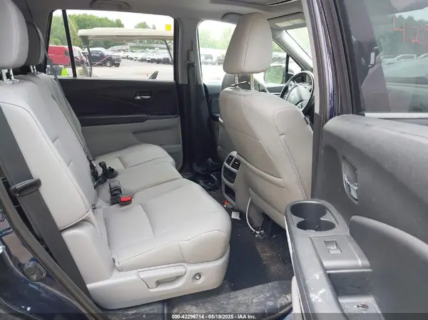5FNYF6H57JB046433 2018 HONDA PILOT - Image 8