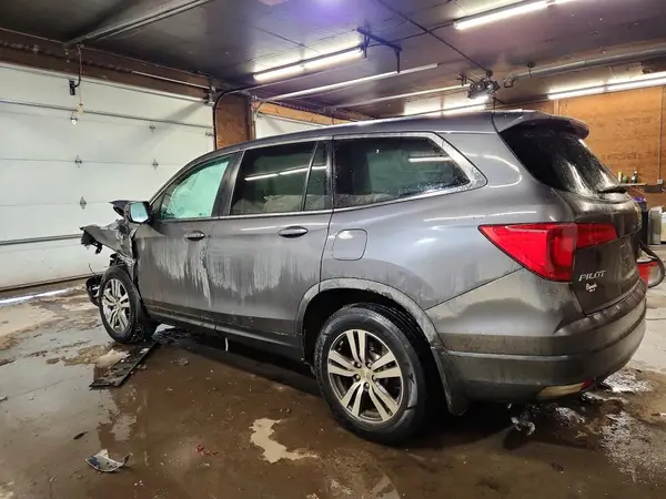 5FNYF6H57JB049705 2018 HONDA PILOT - Image 2
