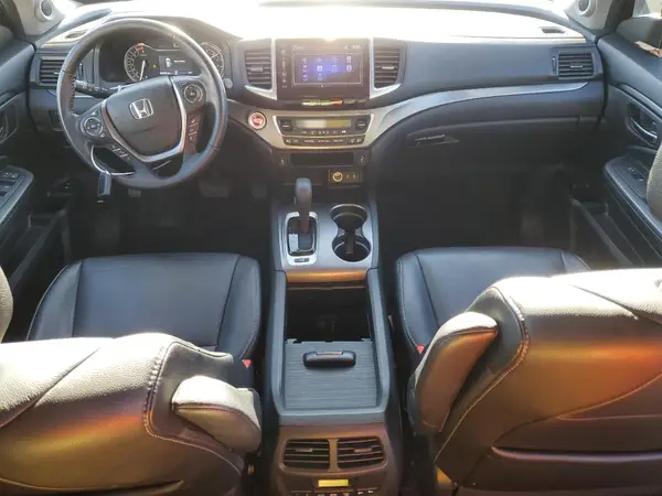 5FNYF6H57JB054810 2018 HONDA PILOT - Image 8