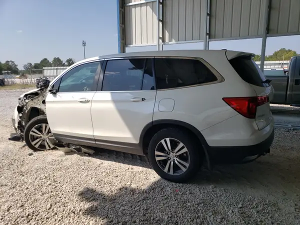 5FNYF6H57JB060266 2018 HONDA PILOT - Image 2