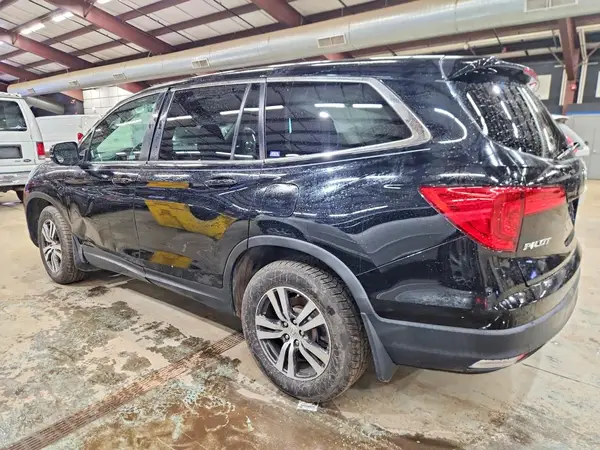 5FNYF6H57JB067315 2018 HONDA PILOT - Image 2