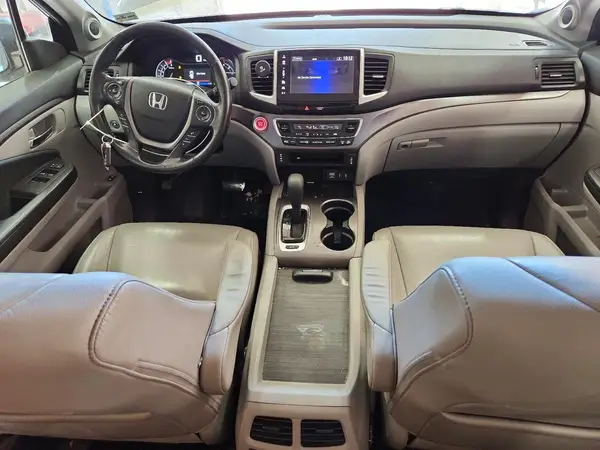 5FNYF6H57JB071705 2018 HONDA PILOT - Image 8