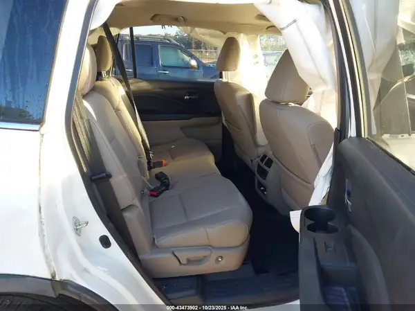 5FNYF6H57JB072983 2018 HONDA PILOT - Image 8