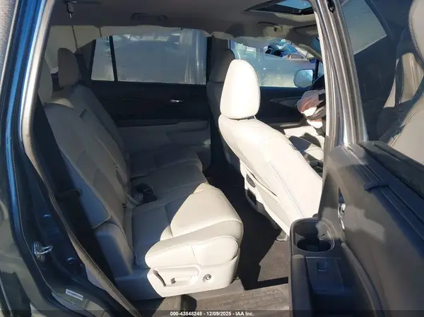 5FNYF6H57KB011635 2019 HONDA PILOT - Image 8