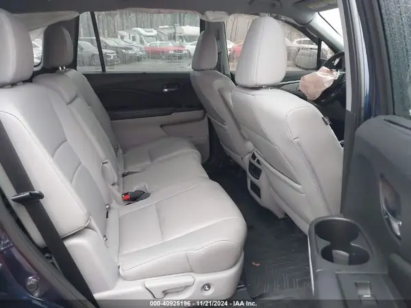 5FNYF6H57KB038642 2019 HONDA PILOT - Image 8