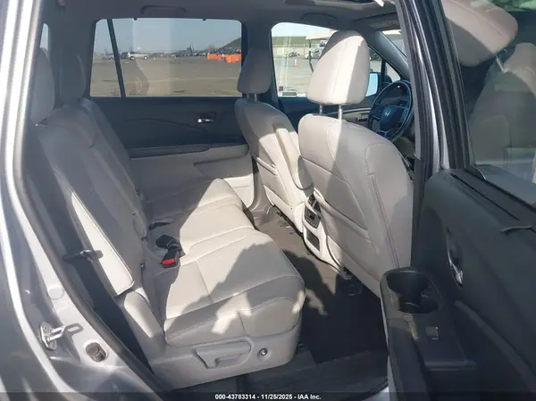 5FNYF6H57KB054873 2019 HONDA PILOT - Image 8