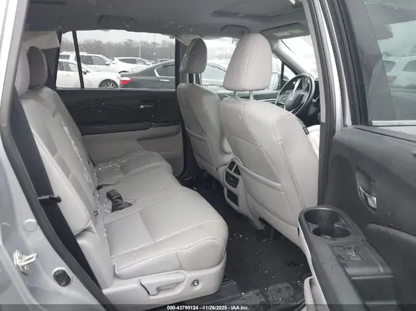 5FNYF6H57KB095083 2019 HONDA PILOT - Image 8