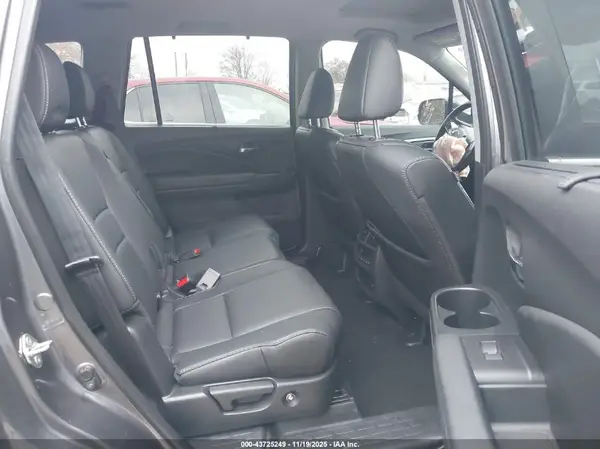 5FNYF6H57KB098694 2019 HONDA PILOT - Image 8