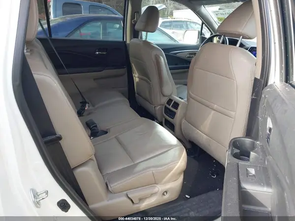 5FNYF6H58GB011683 2016 HONDA PILOT - Image 8