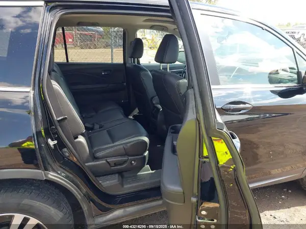 5FNYF6H58HB025701 2017 HONDA PILOT - Image 8