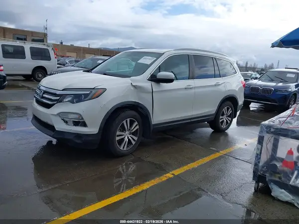 5FNYF6H58HB040019 2017 HONDA PILOT - Image 2