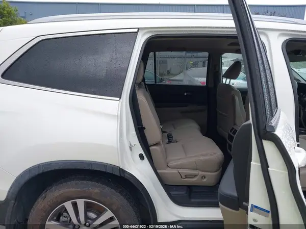 5FNYF6H58HB040019 2017 HONDA PILOT - Image 8