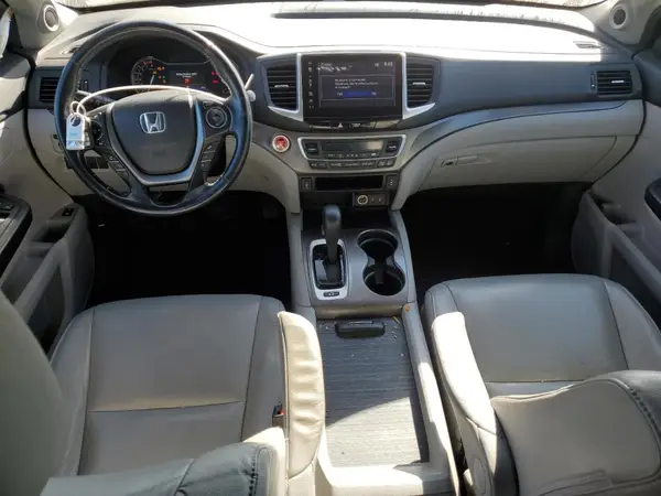 5FNYF6H58HB040408 2017 HONDA PILOT - Image 8