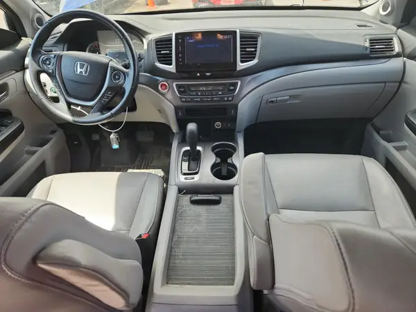 5FNYF6H58HB063347 2017 HONDA PILOT - Image 8