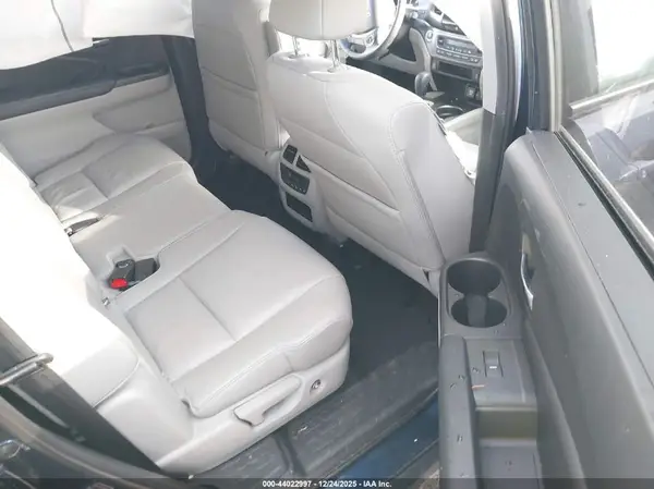5FNYF6H58HB100929 2017 HONDA PILOT - Image 8