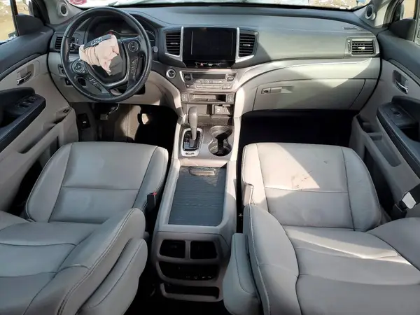 5FNYF6H58JB007043 2018 HONDA PILOT - Image 8