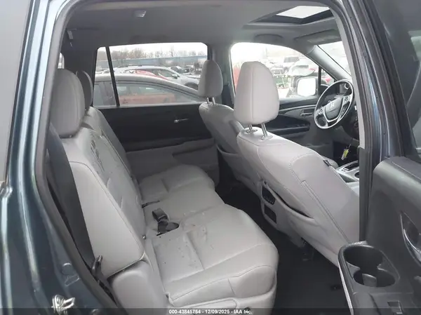 5FNYF6H58JB045856 2018 HONDA PILOT - Image 8