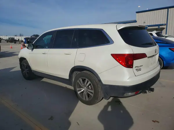 5FNYF6H58JB072913 2018 HONDA PILOT - Image 2
