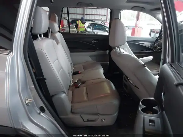 5FNYF6H58KB091933 2019 HONDA PILOT - Image 8