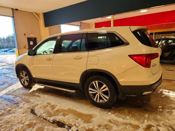 5FNYF6H59HB045049 2017 HONDA PILOT - Image 2