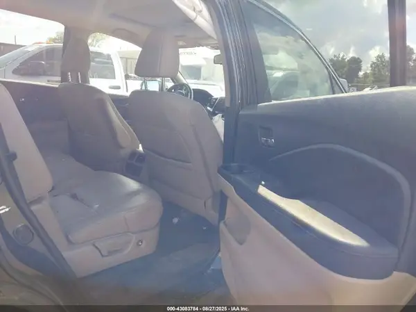 5FNYF6H59HB091514 2017 HONDA PILOT - Image 8