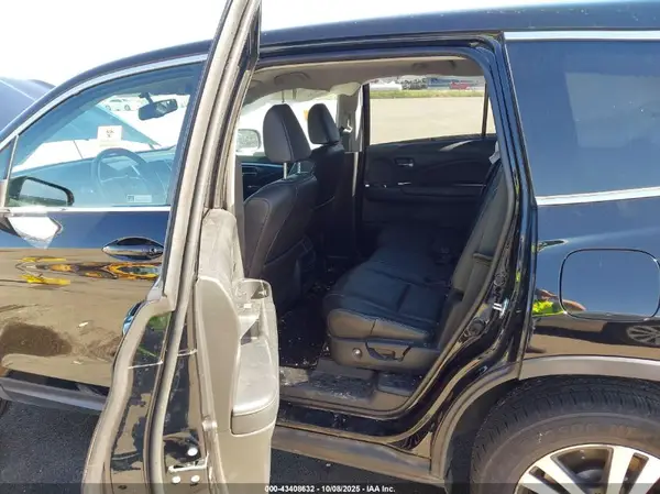 5FNYF6H59JB006693 2018 HONDA PILOT - Image 8