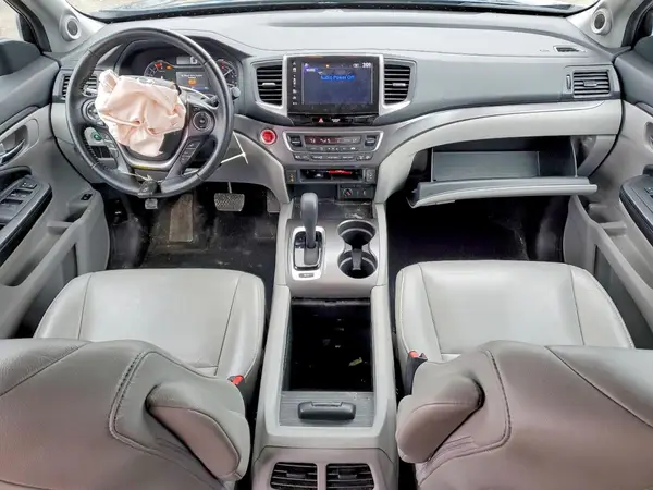 5FNYF6H59JB010310 2018 HONDA PILOT - Image 8