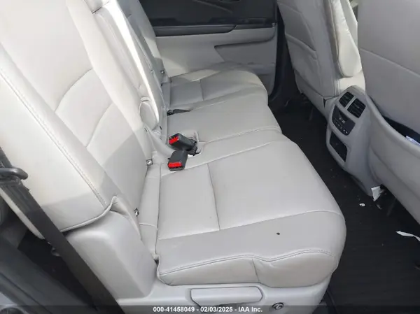 5FNYF6H59JB026068 2018 HONDA PILOT - Image 8