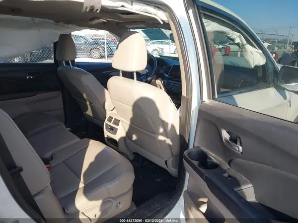 5FNYF6H59JB036132 2018 HONDA PILOT - Image 8