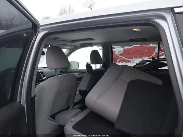 5FNYF6H59JB036292 2018 HONDA PILOT - Image 8