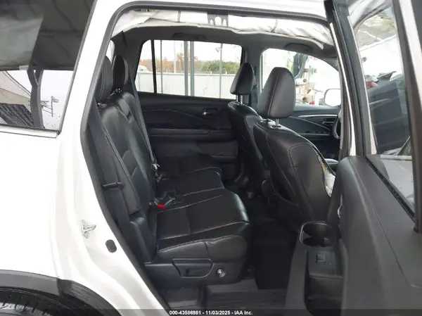 5FNYF6H59JB057031 2018 HONDA PILOT - Image 8