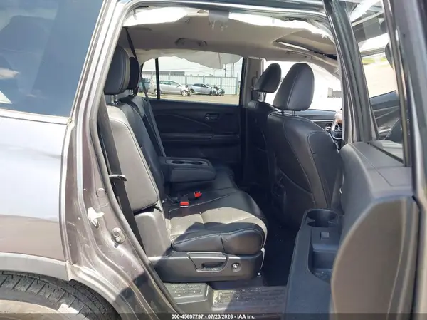 5FNYF6H59JB057143 2018 HONDA PILOT - Image 8