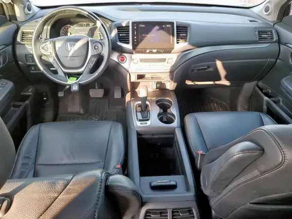 5FNYF6H59JB073570 2018 HONDA PILOT - Image 8