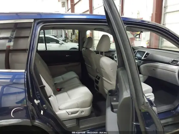 5FNYF6H5XGB111106 2016 HONDA PILOT - Image 8
