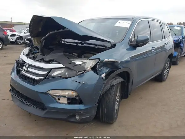 5FNYF6H5XHB001772 2017 HONDA PILOT - Image 2