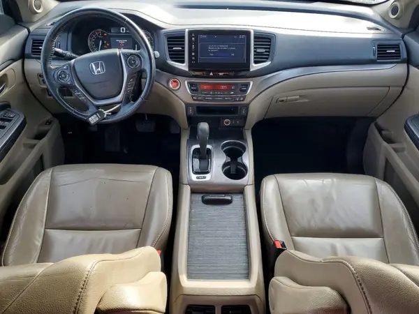 5FNYF6H5XHB003246 2017 HONDA PILOT - Image 8