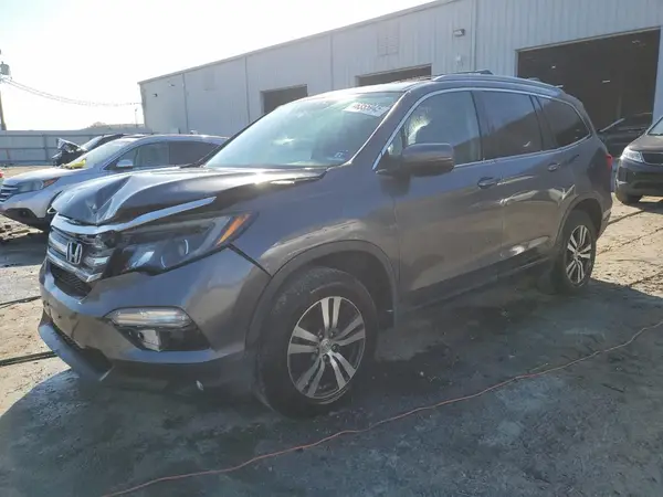 5FNYF6H5XHB004722 2017 HONDA PILOT - Image 1