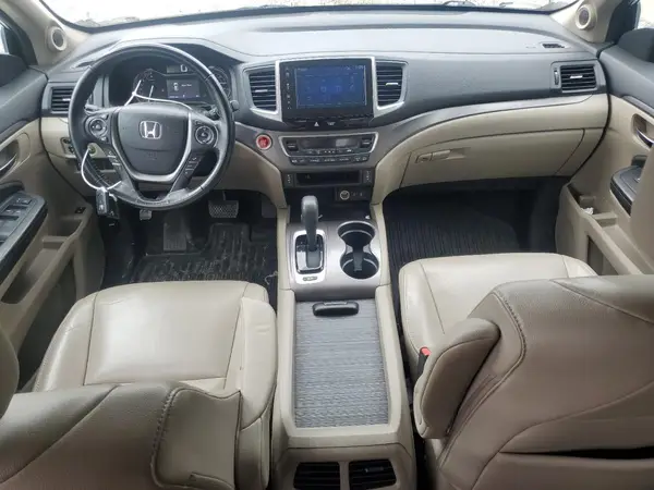 5FNYF6H5XHB004994 2017 HONDA PILOT - Image 8