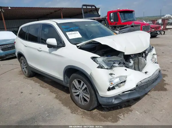 5FNYF6H5XHB005000 2017 HONDA PILOT - Image 1